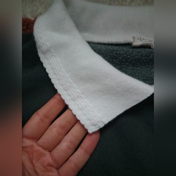 Cute Vintage Inspired Collared Crewneck - Picture 2 of 4